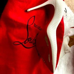 100 % authentic Red bottoms heels